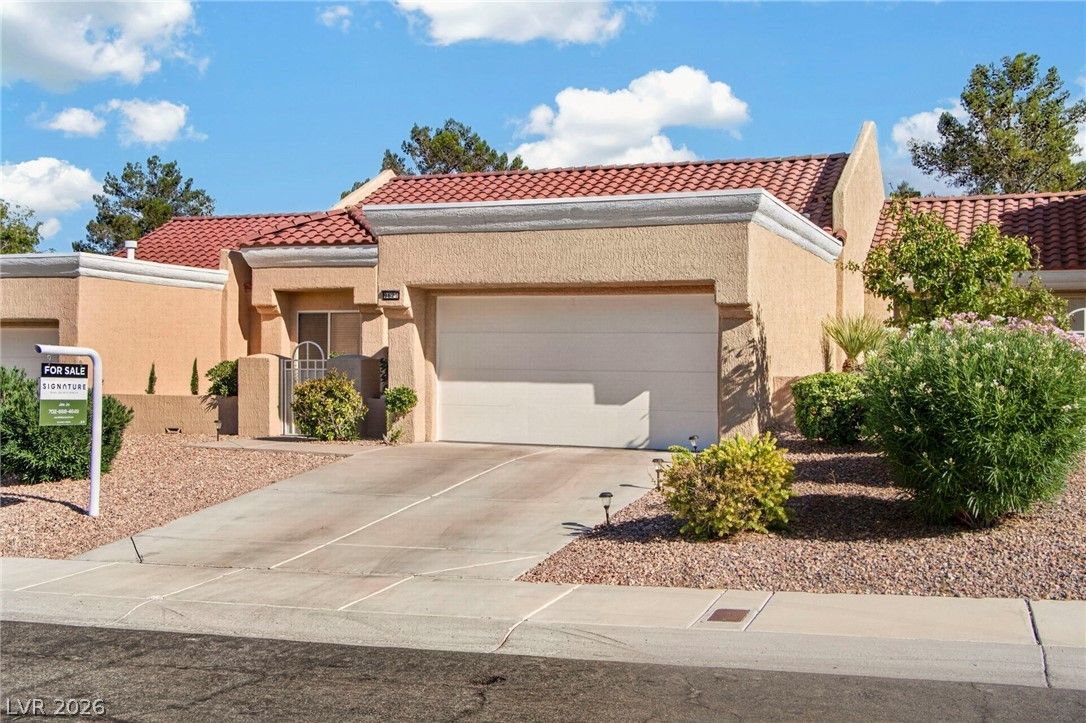 9621 Blue Bell Drive — photo 2 of 24