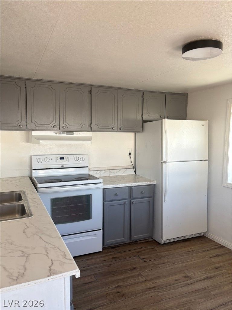 921 First Street 4 — photo 2 of 4