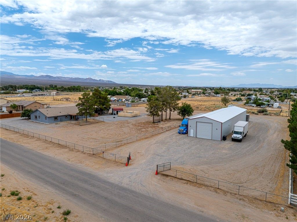 371 West Nopah Vista Avenue — photo 3