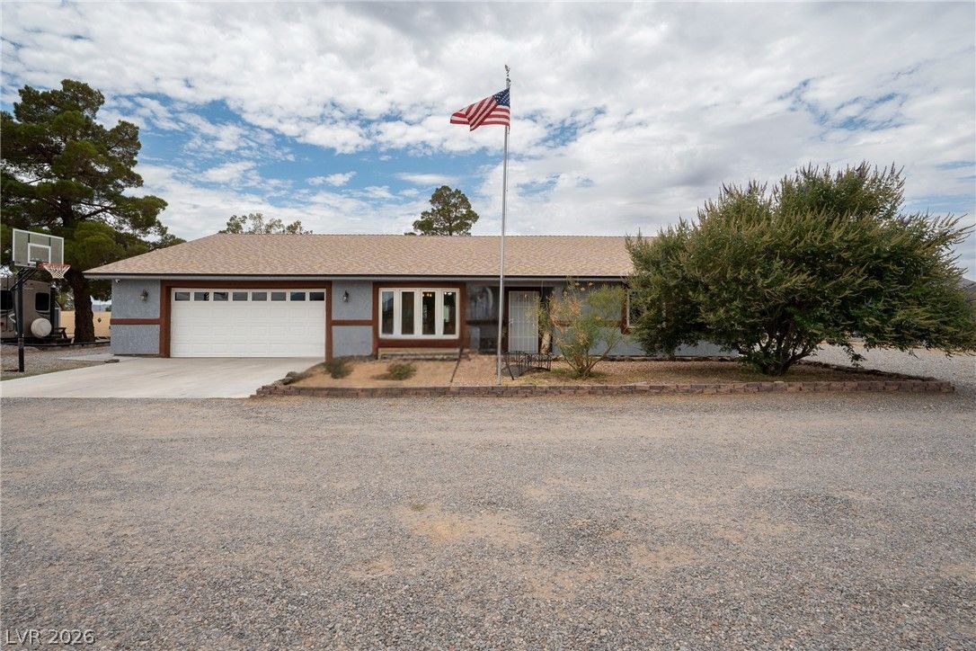 371 West Nopah Vista Avenue — photo 4