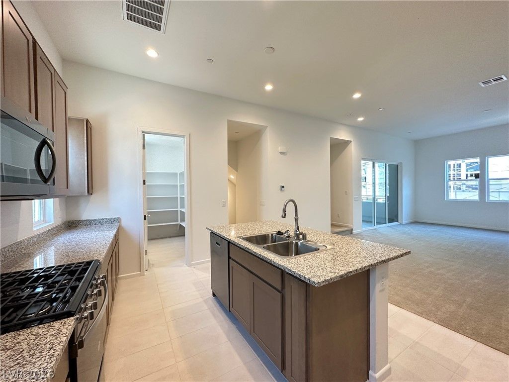 3341 Esker Ridge Avenue — photo 4 of 28