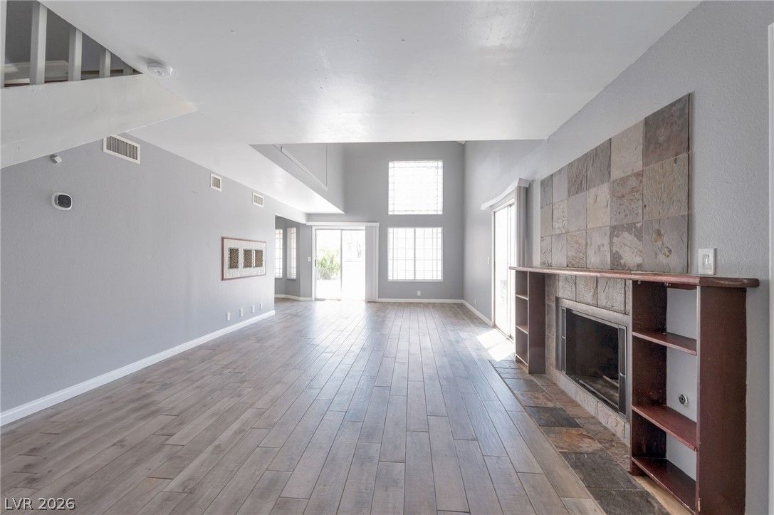 3825 Summer Breeze Circle — photo 3 of 21