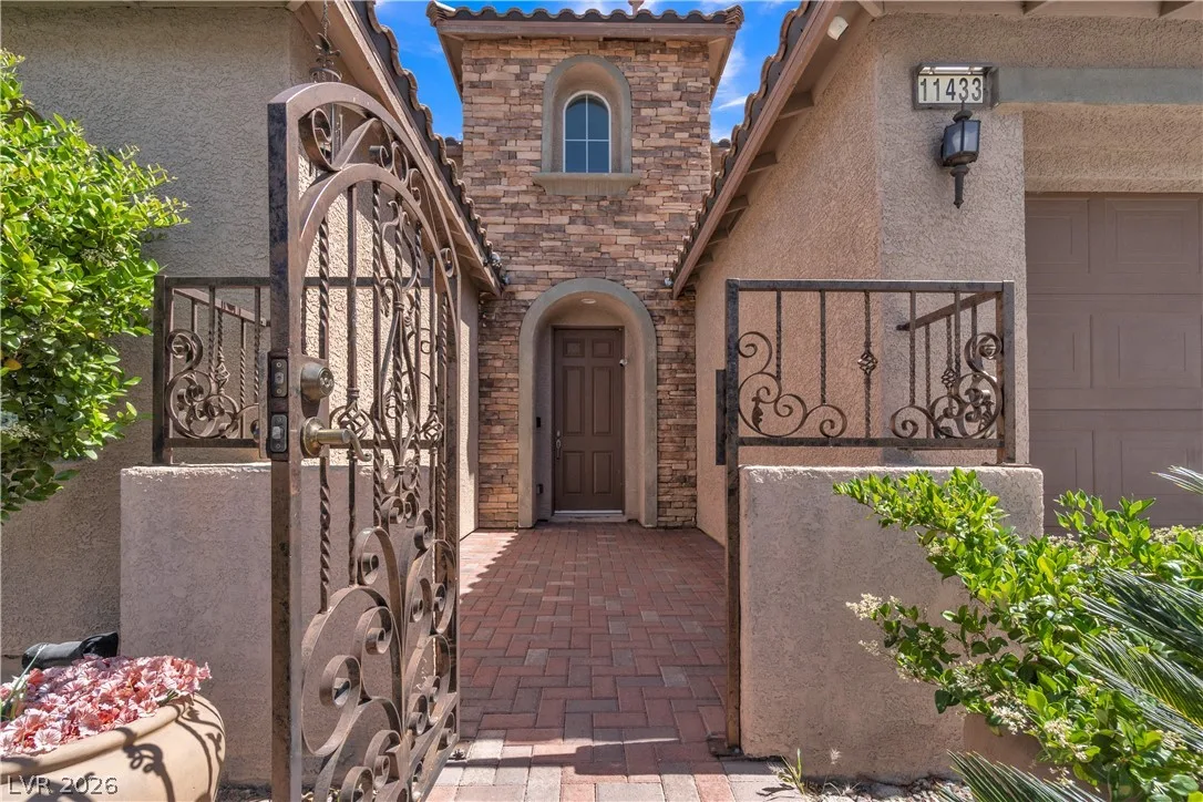 11433 Valentino Lane — photo 4