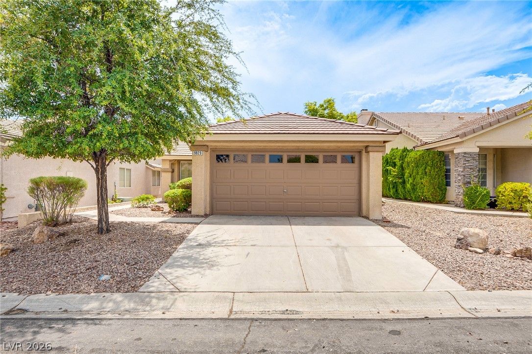 9829 Panorama Cliff Drive — photo 1
