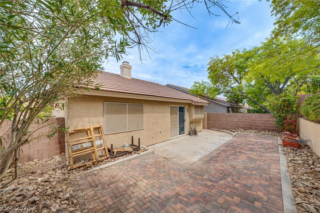 9829 Panorama Cliff Drive — photo 3