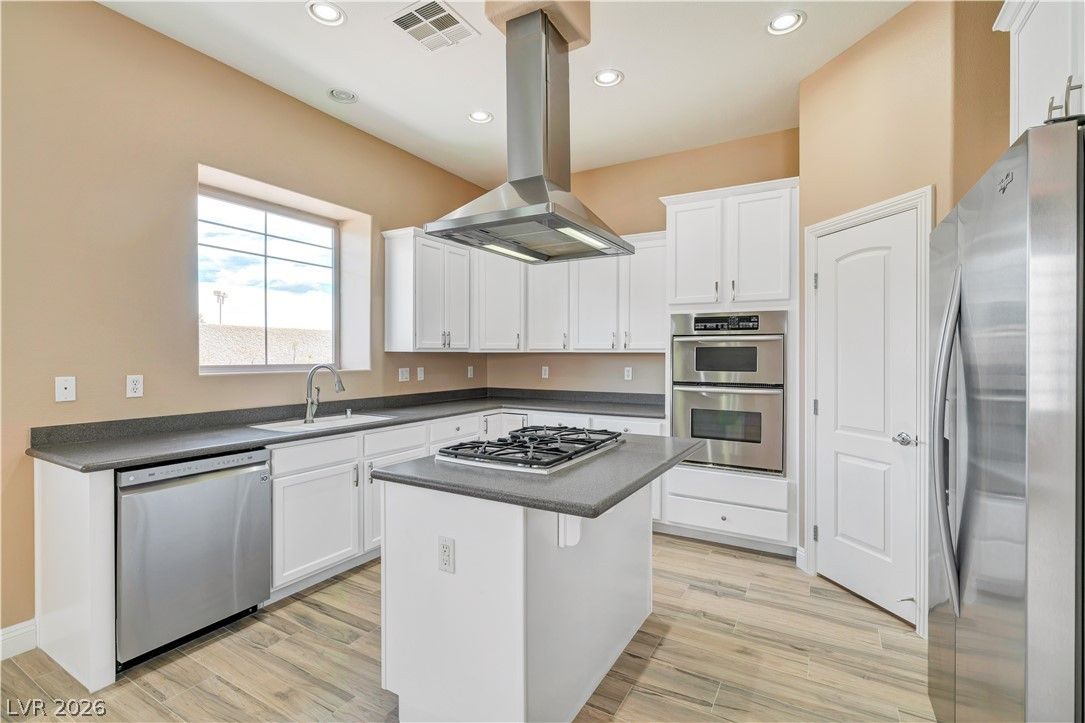 9180 Worsley Park Place — photo 2
