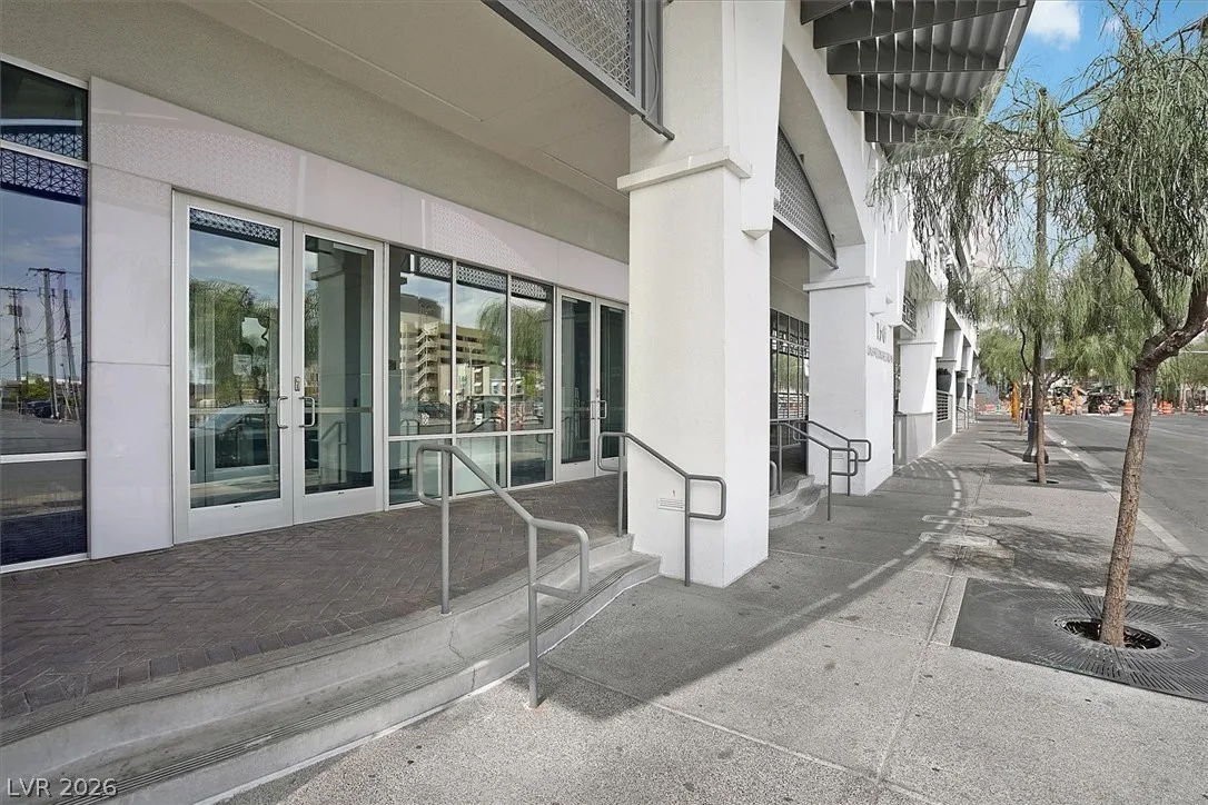 150 Las Vegas Boulevard 1501 — photo 2