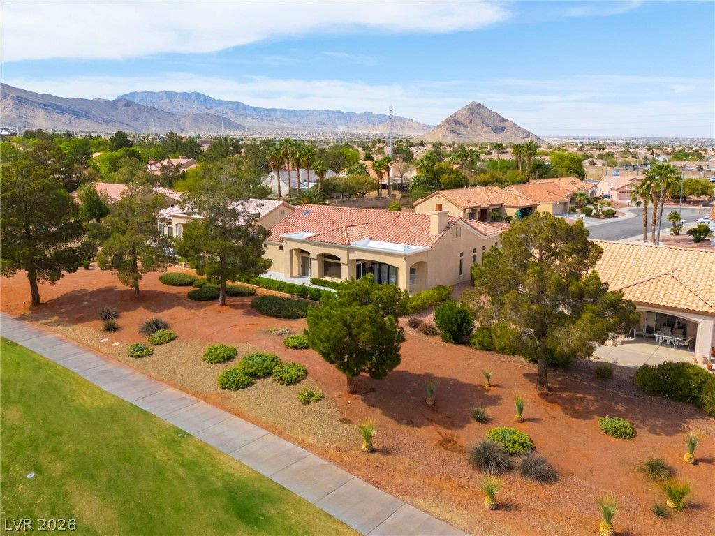 9213 Villa Ridge Drive — photo 1