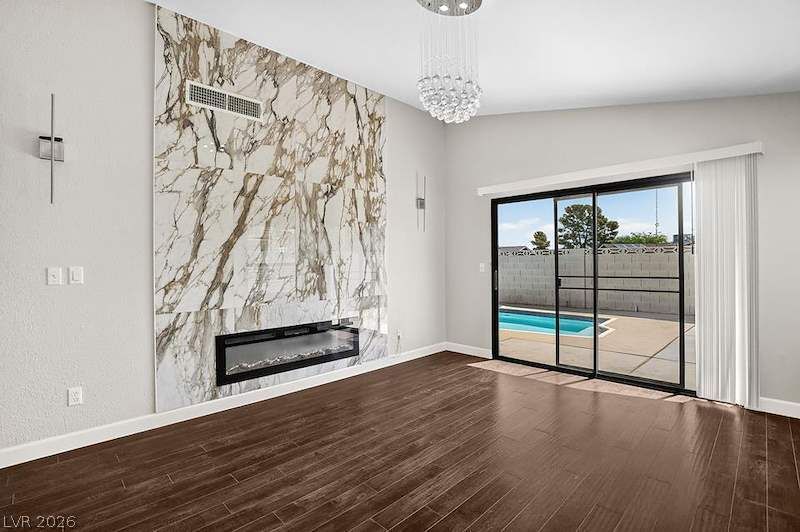 2521 Charteroak Street — photo 5 of 30