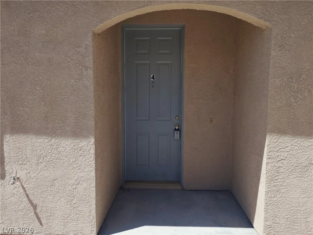 1420 East Pocahontas Avenue 4 — photo 3