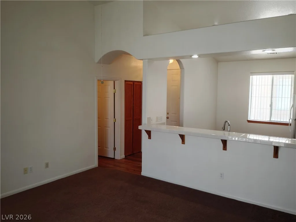 1420 East Pocahontas Avenue 4 — photo 5