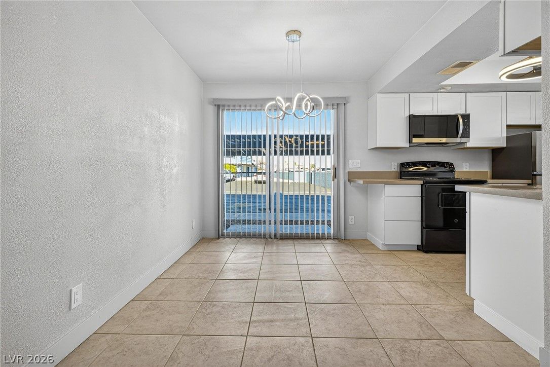 5330 Rod Court 102 — photo 5