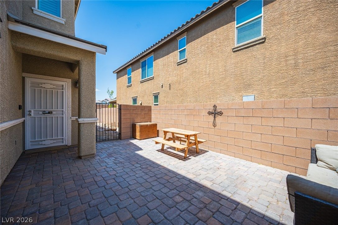 1069 Water Cove Street — photo 4