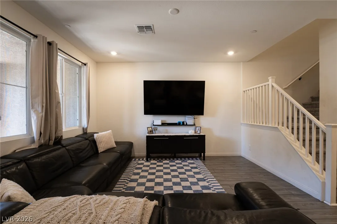 3476 Covilha Lane — photo 4