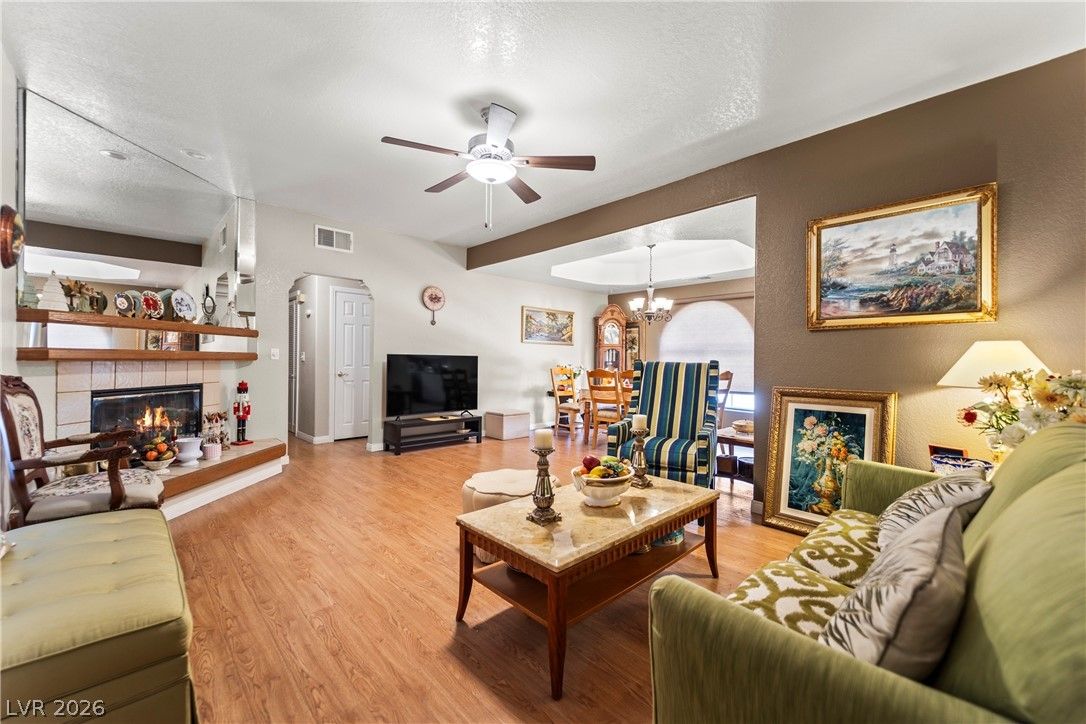 1419 Santa Margarita Street D — photo 3 of 22