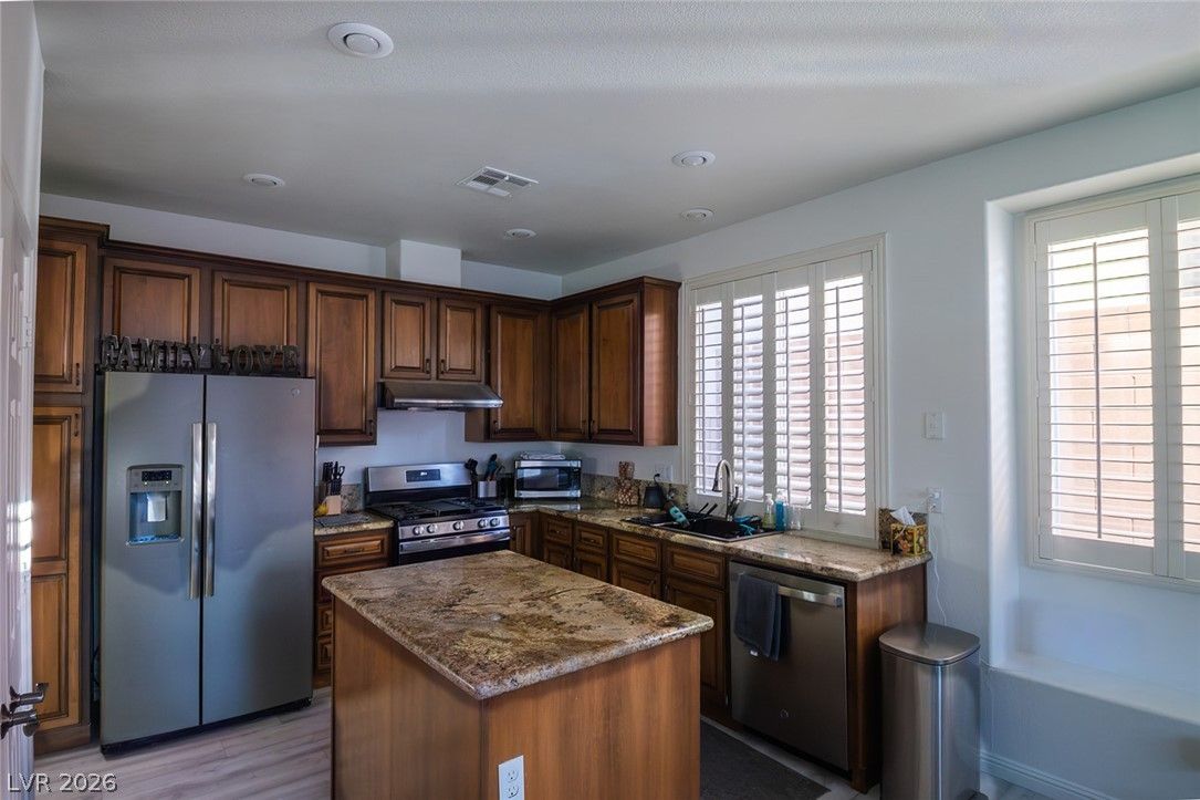 340 Summer Palace Way — photo 4