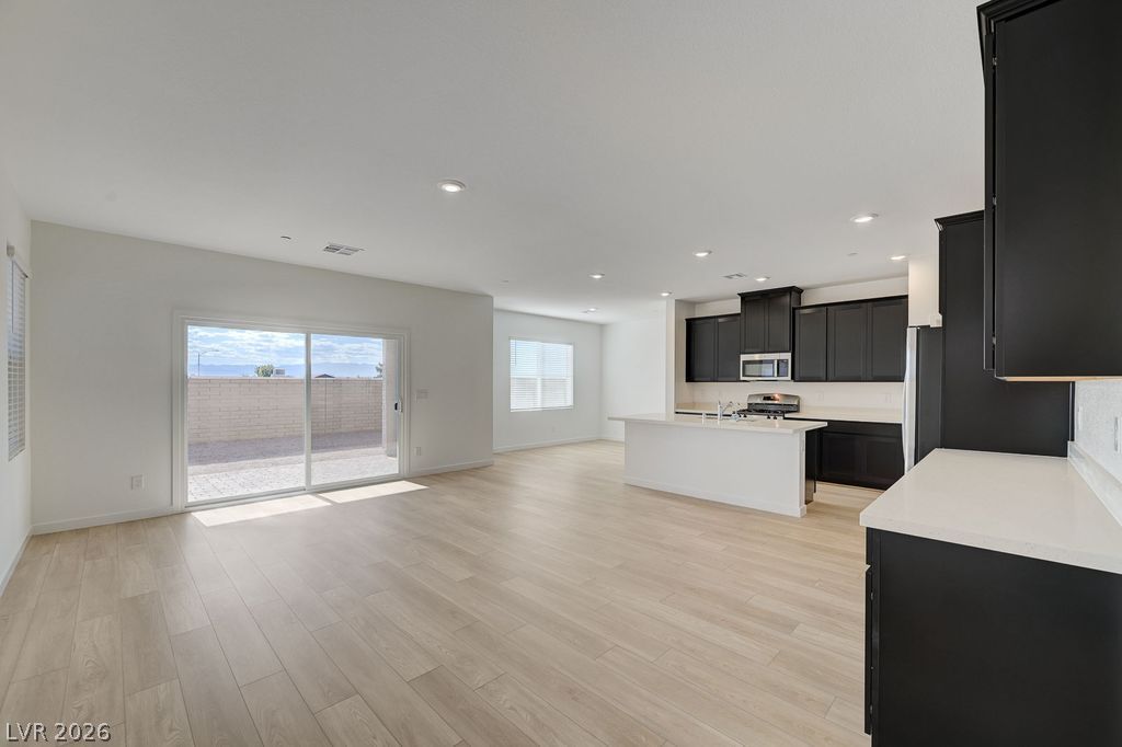 553 Preston Crest Street — photo 2 of 26