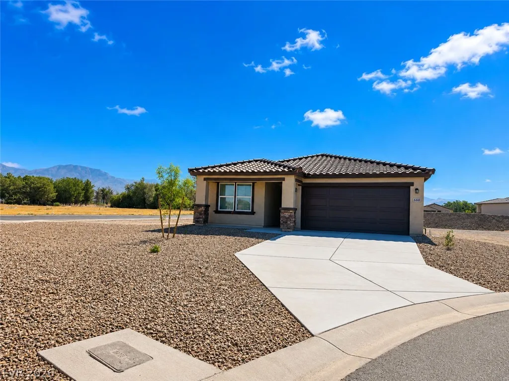 660 East Huyana Wind Drive — photo 2