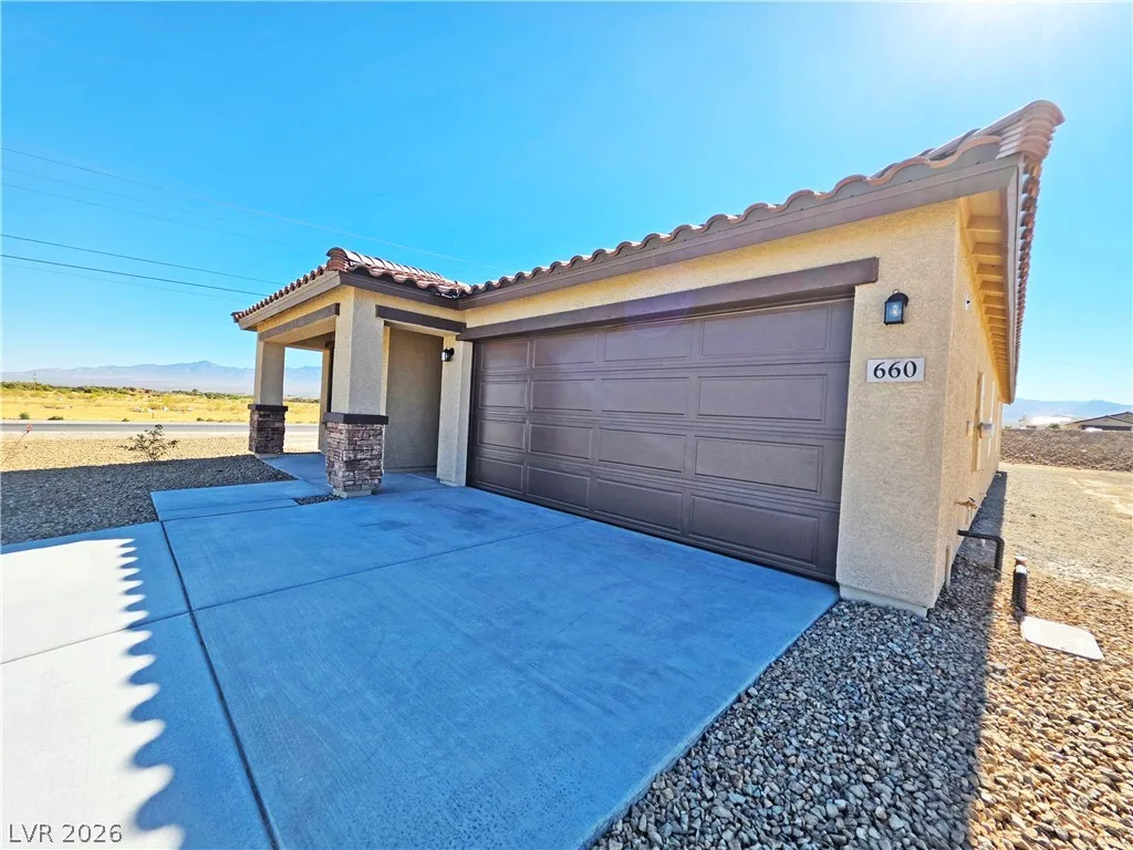 660 East Huyana Wind Drive — photo 4