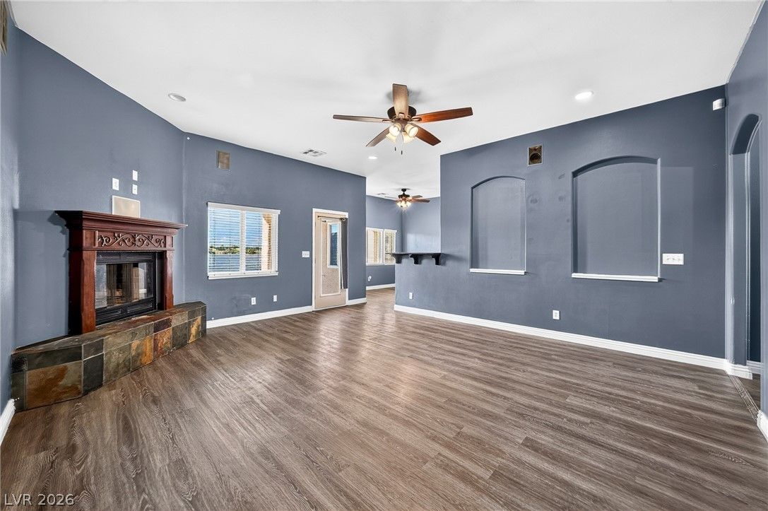 580 East Hickory Street — photo 4 of 56