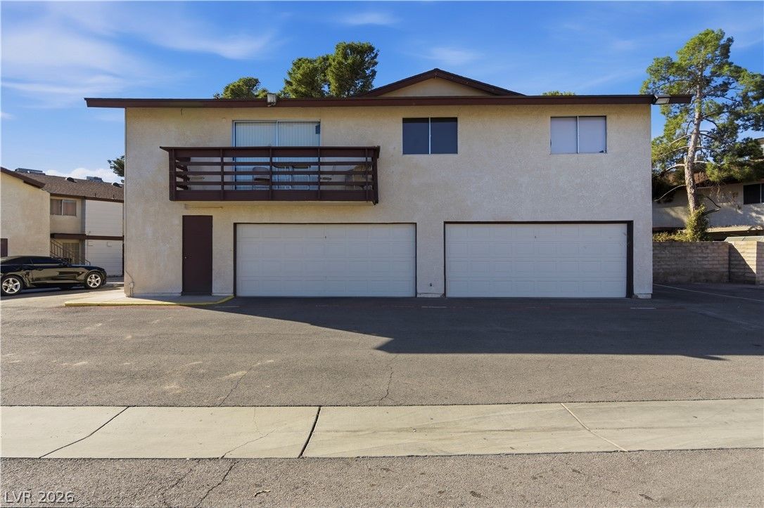 2341 Wooster Circle B — photo 2 of 10