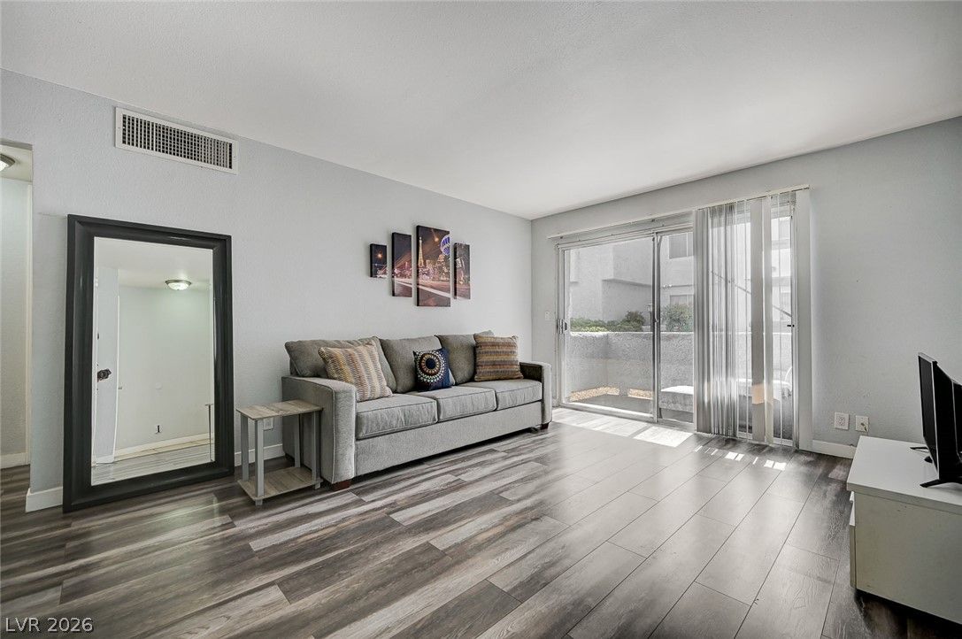 1455 East Katie Avenue D11 — photo 3