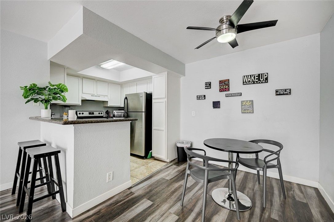 1455 East Katie Avenue D11 — photo 5