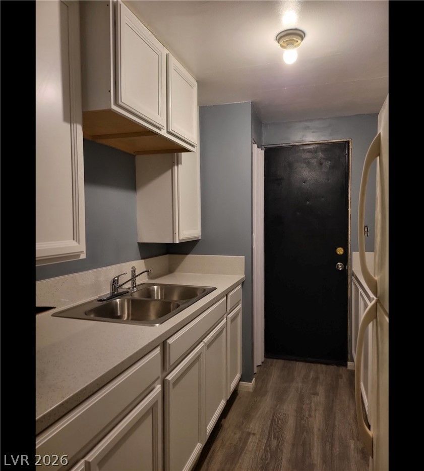 1417 Manzanita Way 1419 — photo 3 of 7