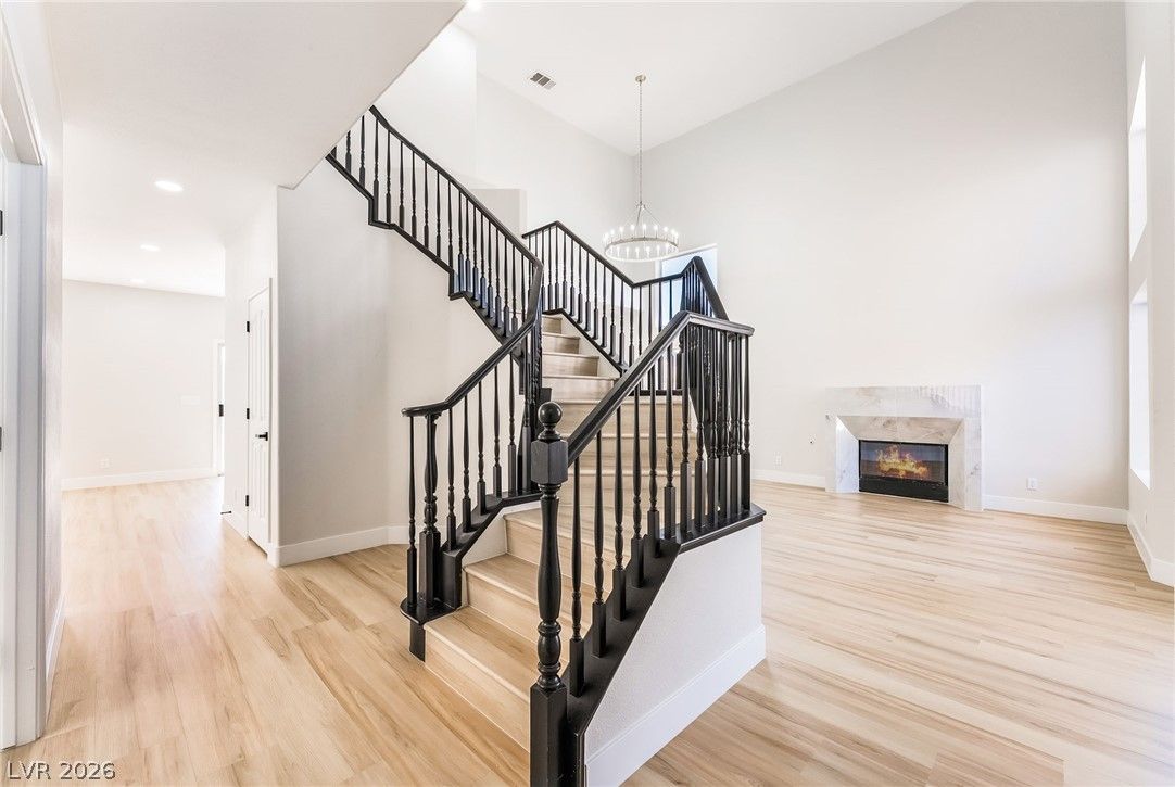 1293 Silver Knoll Avenue — photo 4