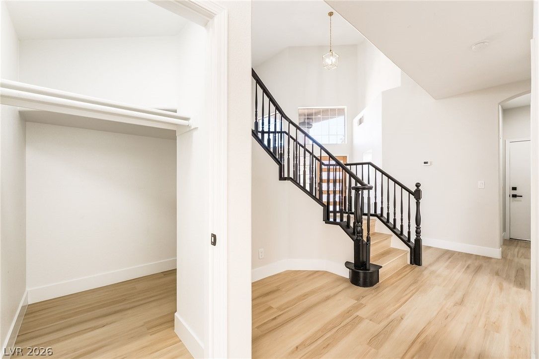 1293 Silver Knoll Avenue — photo 5