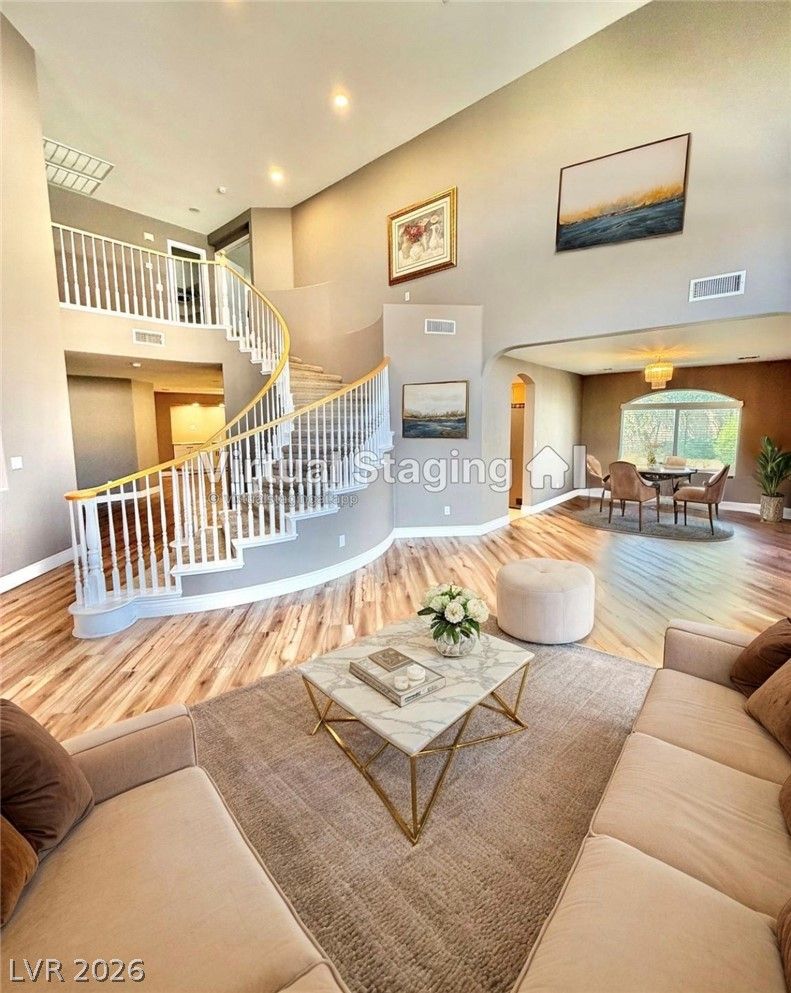 8832 Egyptian Avenue — photo 2
