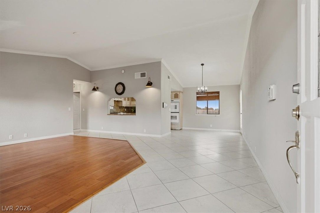 5134 Edna Avenue 2 — photo 4 of 26