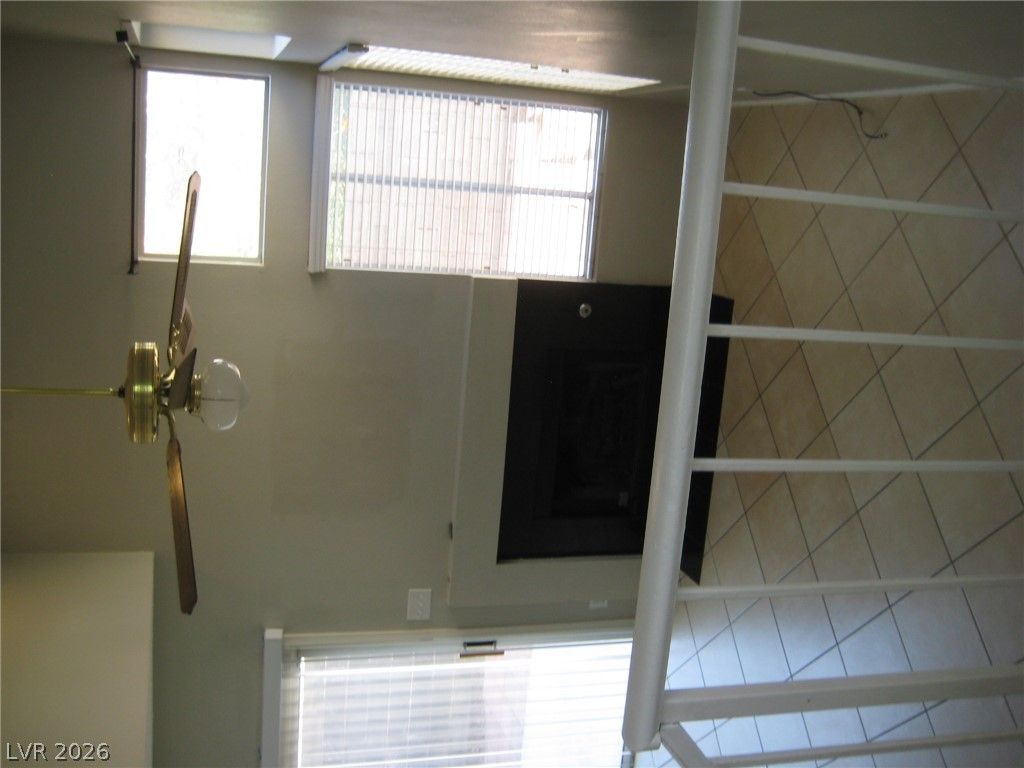 1709 Steamboat Drive — photo 3