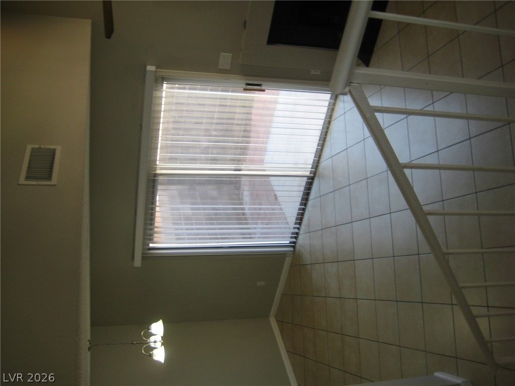 1709 Steamboat Drive — photo 4