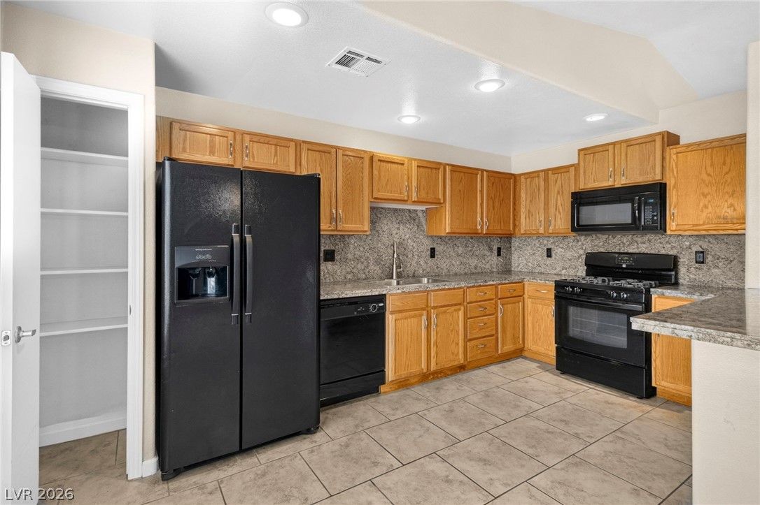381 Papaya Place — photo 5