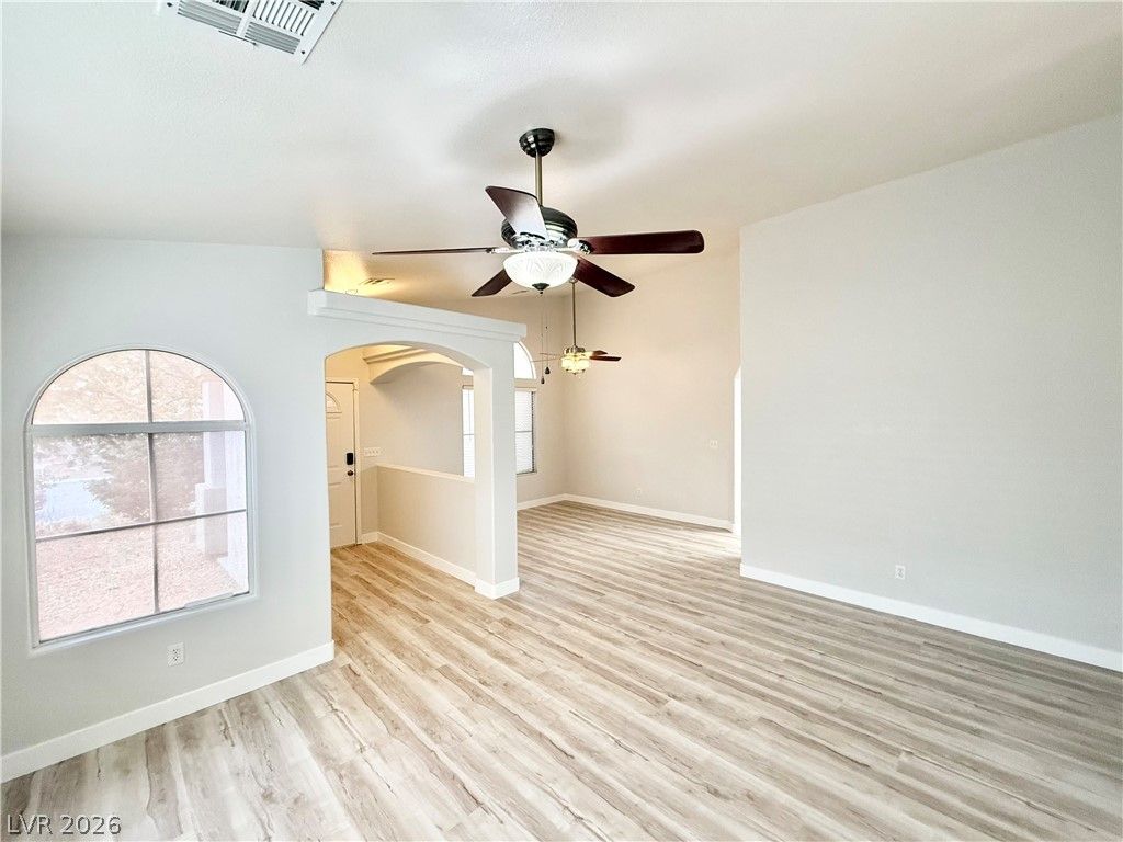 5081 North West Valero Court — photo 2 of 28