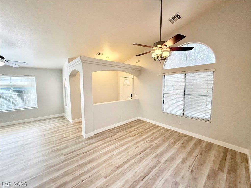 5081 North West Valero Court — photo 3 of 28