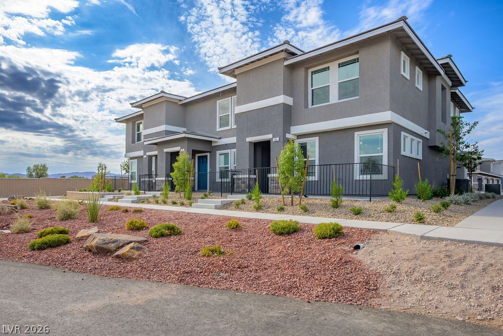482 Golden Myna Avenue — photo 1