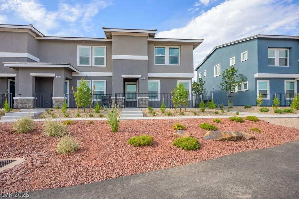 482 Golden Myna Avenue — photo 2