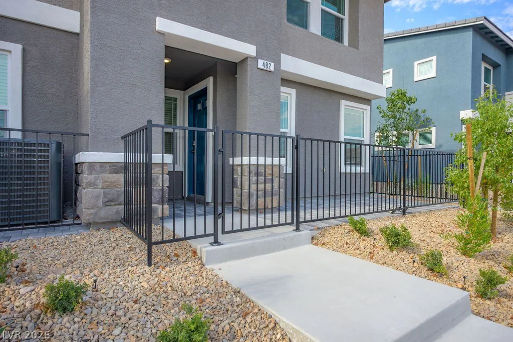 482 Golden Myna Avenue — photo 4