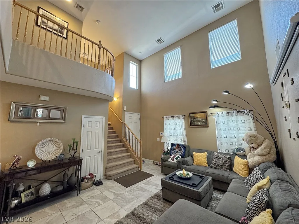 6041 Glenborough Street — photo 3