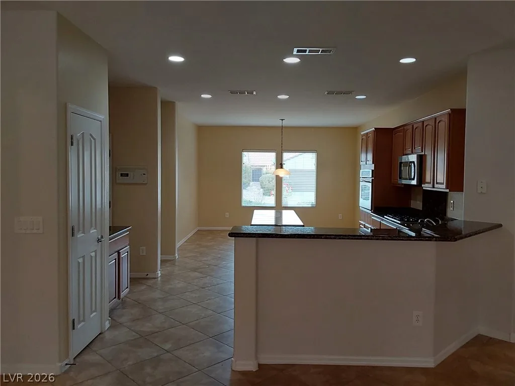 2140 Waterton Rivers Drive — photo 3
