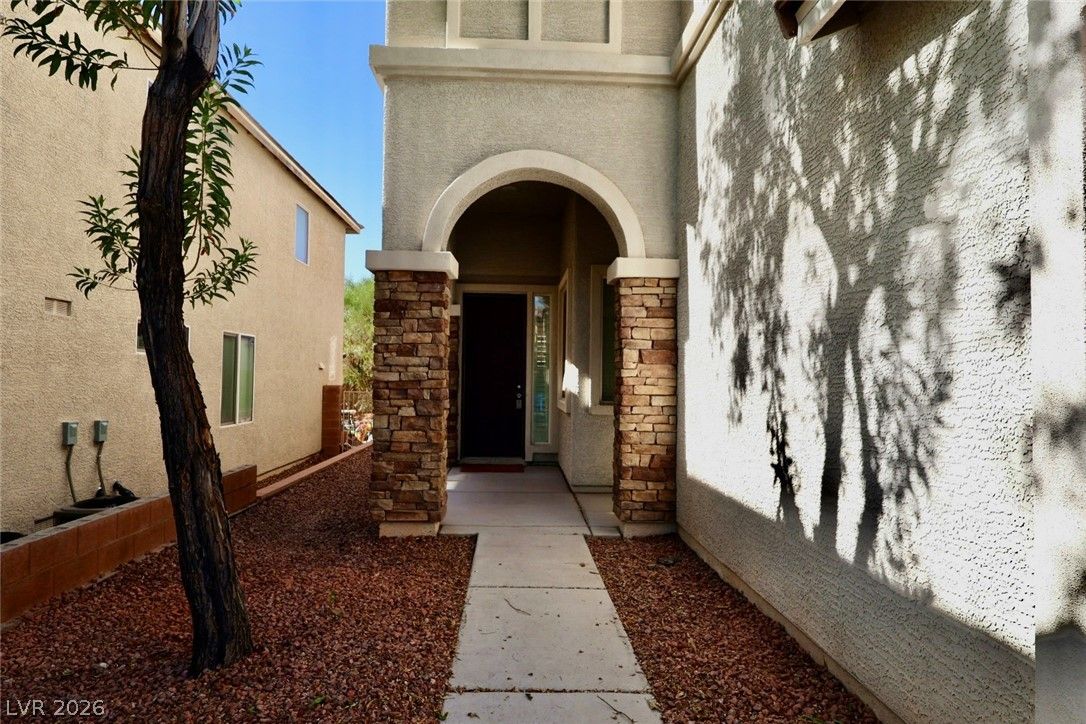 10643 Tray Mountain Avenue — photo 2