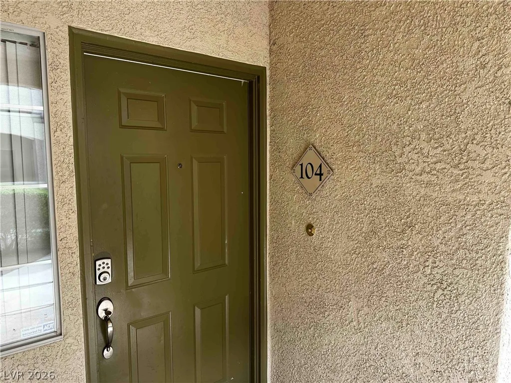 10213 King Henry Avenue 104 — photo 4