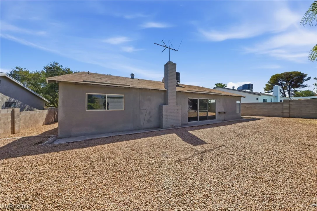 2749 Long Court — photo 4