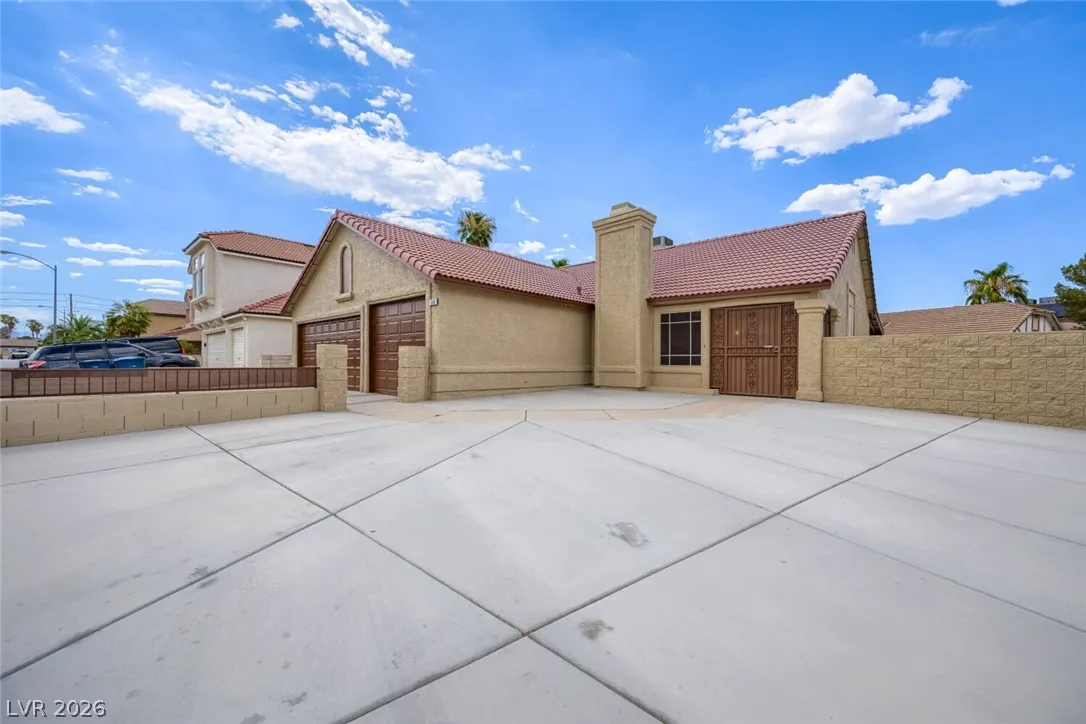 1548 Champagne Circle — photo 4