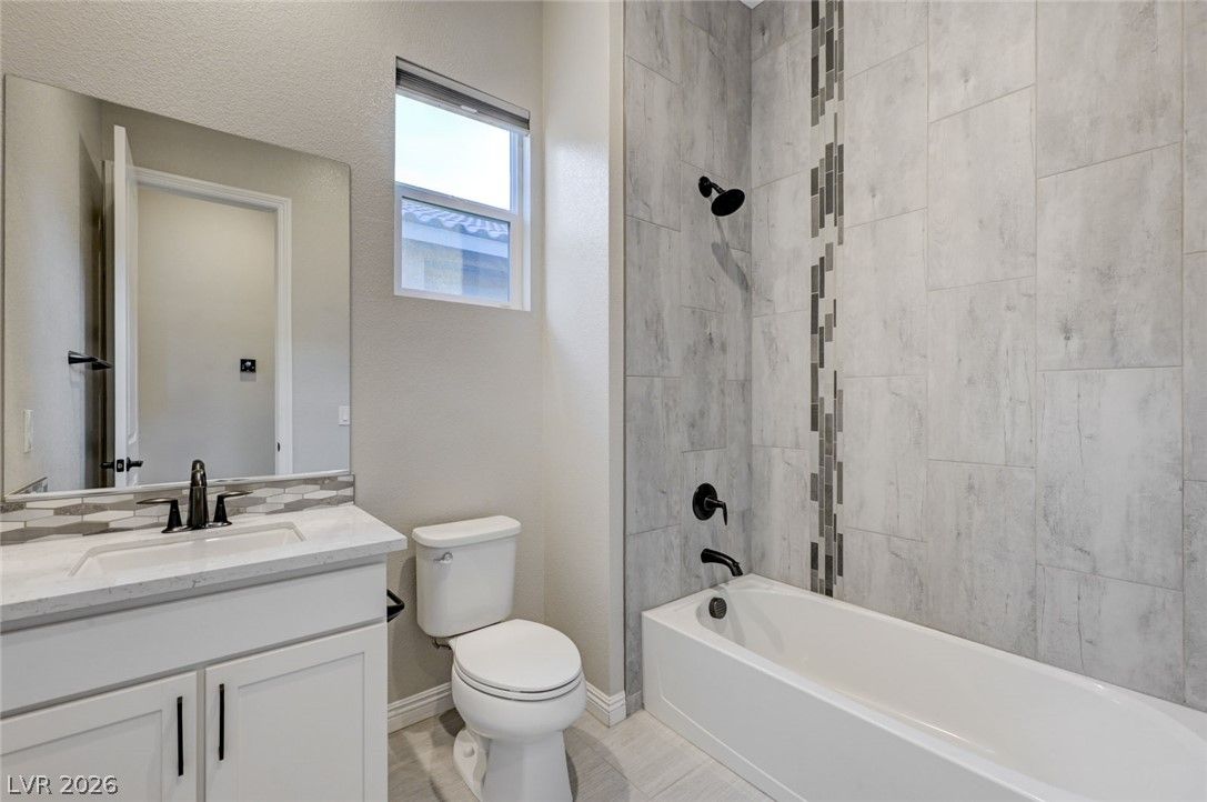 1167 North Water Street — photo 4 of 35