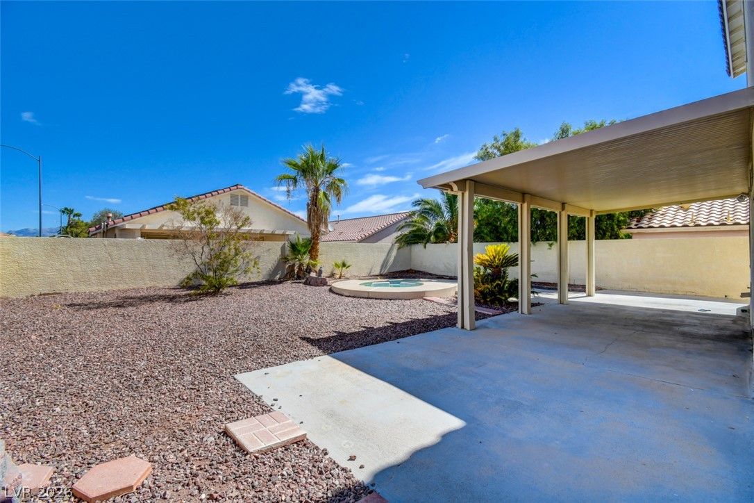 8040 Tailwind Avenue — photo 4 of 40
