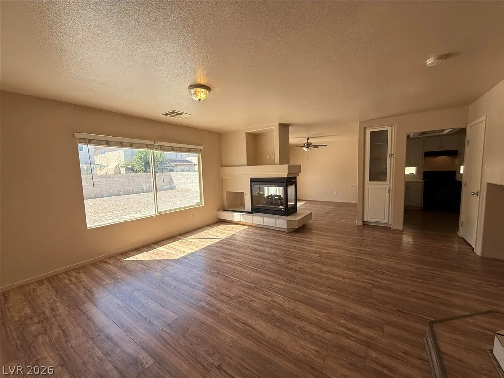 10137 Maidens Wreath Court — photo 4