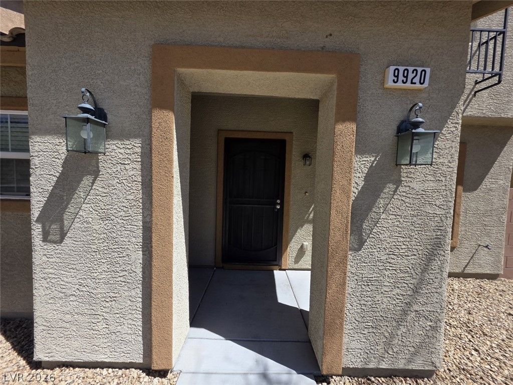 9920 Turquoise Glass Court — photo 4